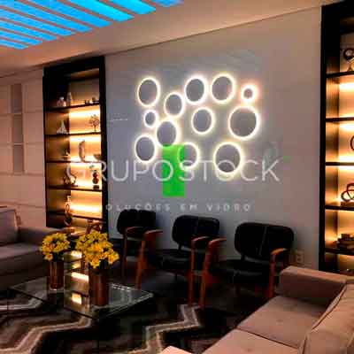 decoracao moderna com o espelho com led embutido