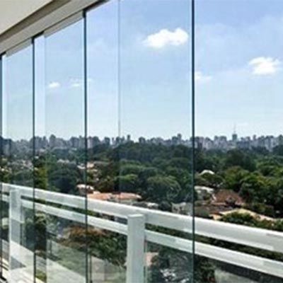 ideias criativas para decorar sua sacada de vidro