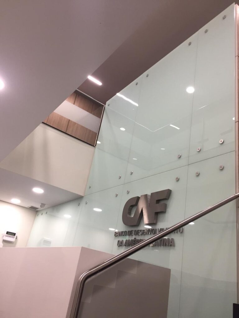 solucoes corporativas 69